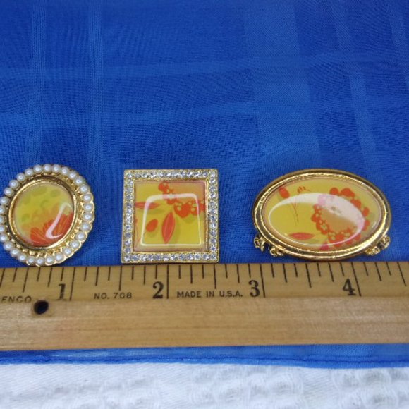 Avon Mark Pin Set 2003 - Picture 5 of 6